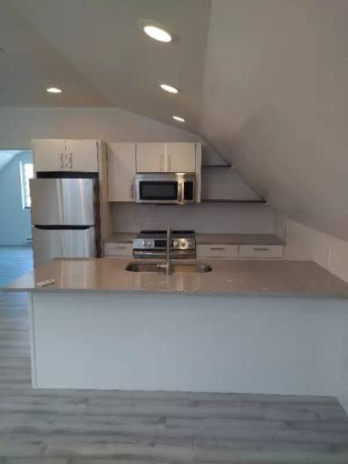 Main picture of 3195 Lawrence St