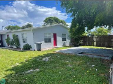 Main picture of 548 NW 2nd Way