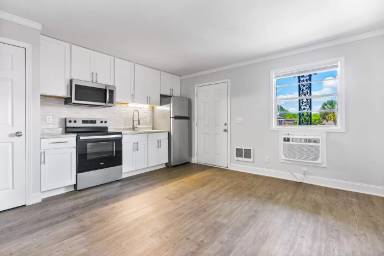 Main picture of Edgewater Apartments