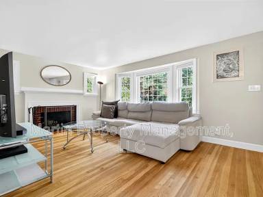 Main picture of 37 Pine St