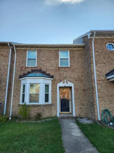 Main picture of 411 Greenview Dr