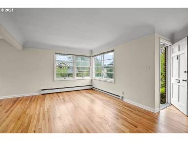 Main picture of 2703 SE 32nd Ave