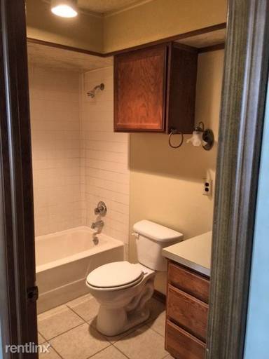 Main picture of 4102 N Drexel Blvd
