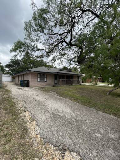 Main picture of 212 Bloomfield Dr