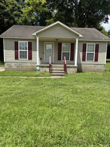 Main picture of 221 N College St