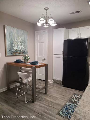 Main picture of Crescent Commons