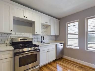 Main picture of 676 Adams St