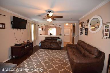 Main picture of 15212 Meredith Ln
