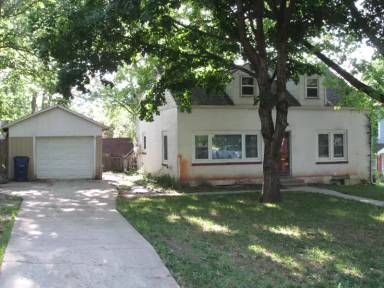 Main picture of 927 Maple St