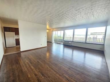 Main picture of 112 W Cliff Dr