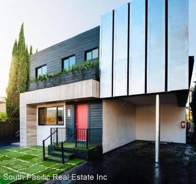 Main picture of 1321 W 36th Pl