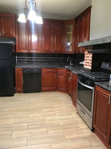 Main picture of 70 Highland Pl