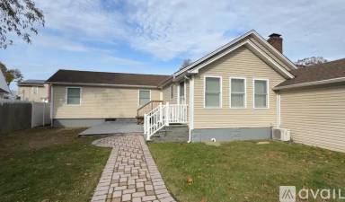 Main picture of 25 North Dr