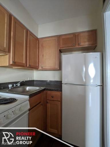 Main picture of 1220 N La Salle Dr