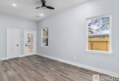 Main picture of 7321 Price St