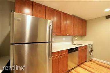 Main picture of 17 Bow St