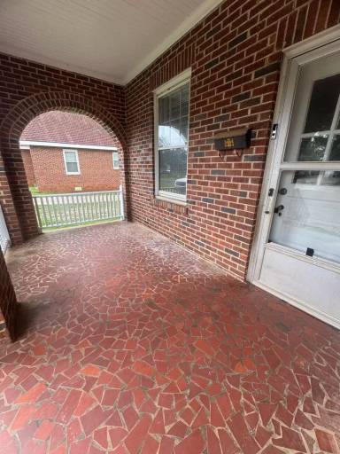 Main picture of 406 Bond Ave
