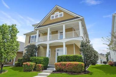 Main picture of 243 Clearwater Cir
