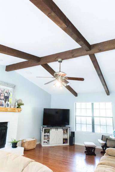 Main picture of 105 Comanche Ct