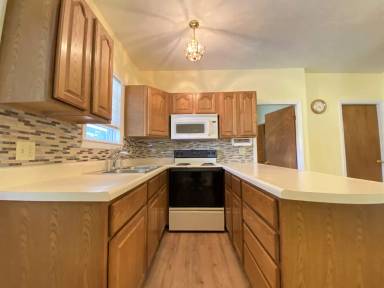 Main picture of 1 Overland St