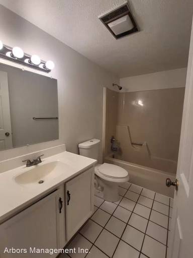 Main picture of 633 Orchard Ave