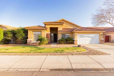 Main picture of 6929 W Monterey St