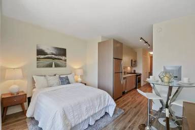 Main picture of 1417 S Michigan Ave