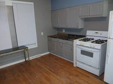 Main picture of 1850 Quincy St NE