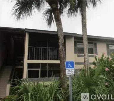 Main picture of Oaks III Condominium