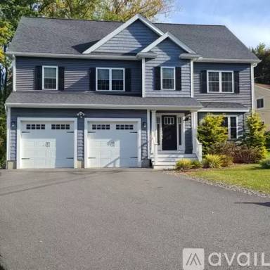 Main picture of 7 Sullivan St