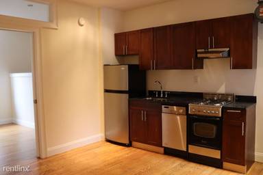 Main picture of 207 W 11th St