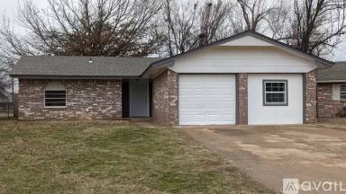 Main picture of 905 Royal Ave