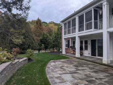 Main picture of 2 Newell Ct