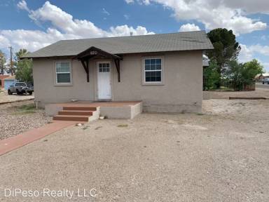 Main picture of 400 E Maley St