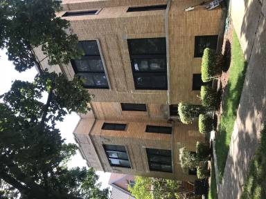 Main picture of 3726 N Troy St