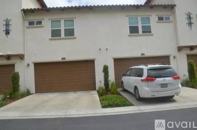 Main picture of 1030 S Monarch