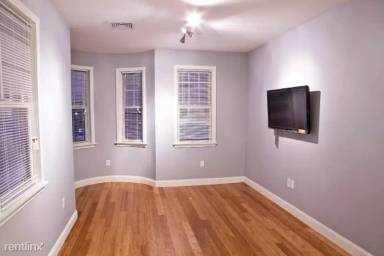 Main picture of 195 W 3rd St Apartments