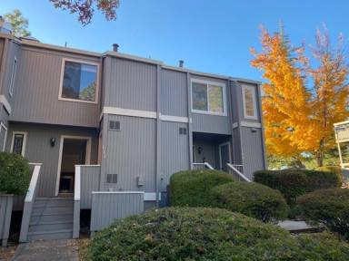 Main picture of 111 Comstock Ct