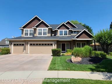 Main picture of 426 E Rockingham Dr