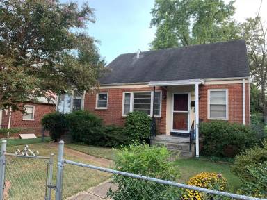 Main picture of 1104 Little High St
