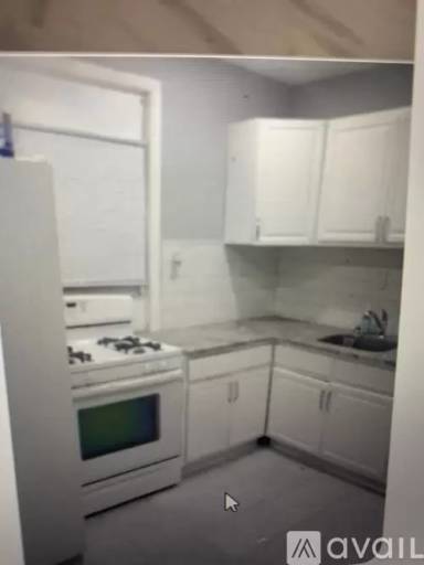 Main picture of 5632 Lansdowne Ave