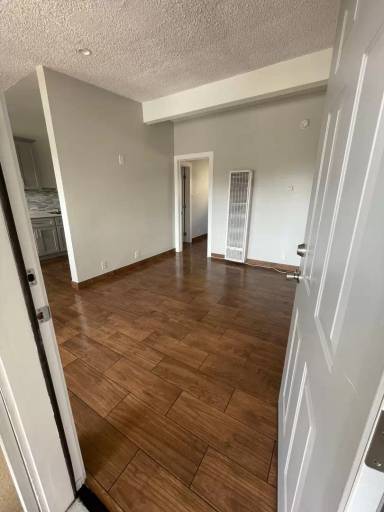 Main picture of 1805 W 82nd St