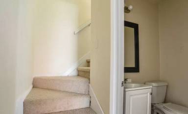 Main picture of 3300 Kabel Dr