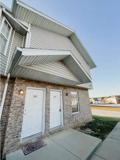 Main picture of 5551 N Green Ln