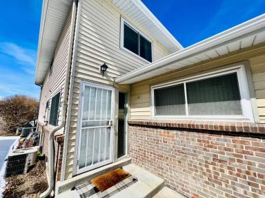 Main picture of 3354 S Flower St