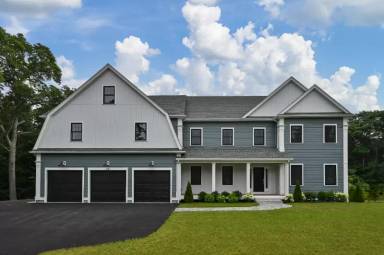 Main picture of 585 Lowell St