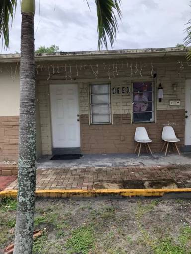 Main picture of 4140 SW 18th St