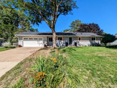 Main picture of 2545 Quail Ave N