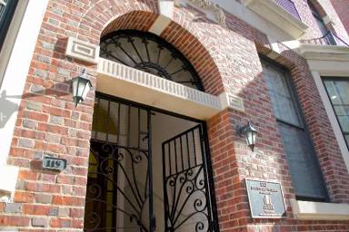 Main picture of 115 S 21st St