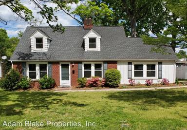 Main picture of 211 W Stewart Ave